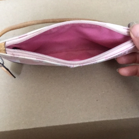 Coach wristlet - Picture 2 of 3